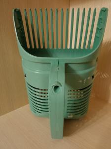 Плодосъемник (плодосборник) с заслонкой «Жук» для сбора ягод - фото 3